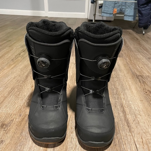 Men’s Snowboarding Boots - Picture 1 of 6